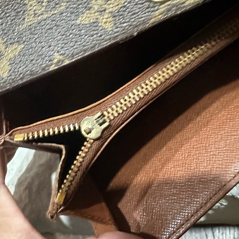 Authentic Louis Vuitton Sarah wallet. - Picture 5 of 8